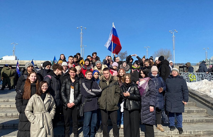 Участие студентов праздничных мероприятиях ко Дню воссоединения Крыма с Россией